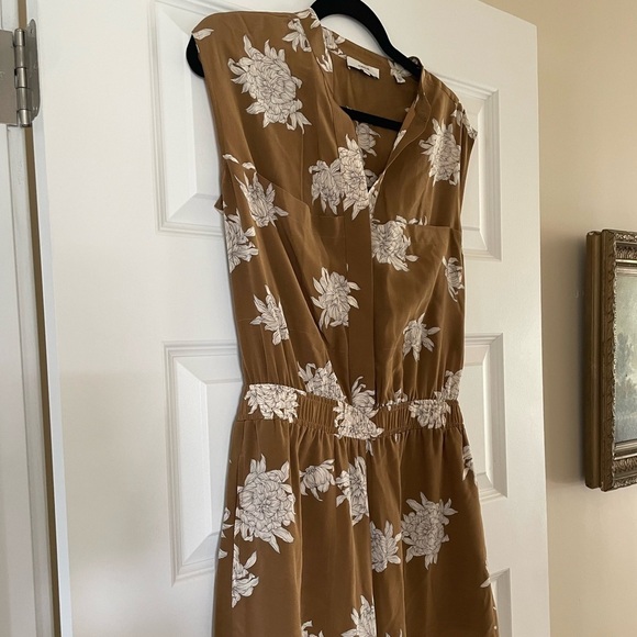 Vince Silk Chrysanthemum Romper/Jumpsuit, Brown/White, Size Small - Picture 3 of 11